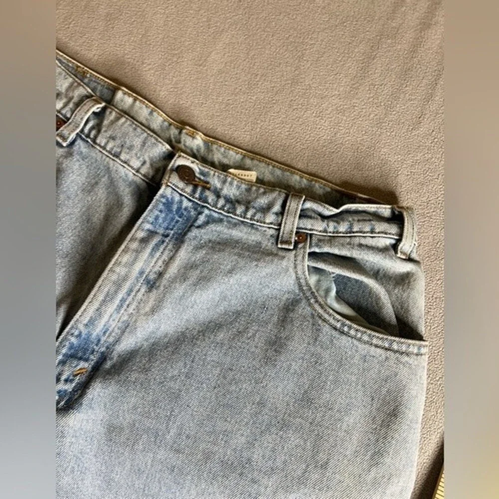 Vintage Levi’s 570 Jeans Size 36x32 baggy fit made in USA